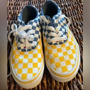 Vans Off the Wall checkered youth sneakers size 1.5